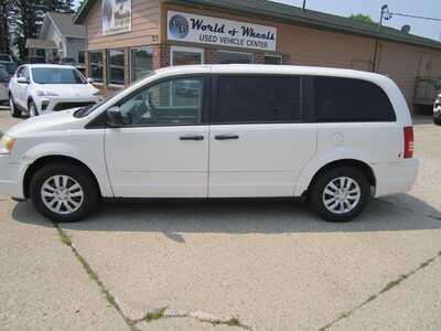 2008 Chrysler Town & Country, $2499. Photo 8