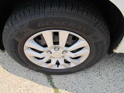 2008 Chrysler Town & Country, $2499. Photo 9