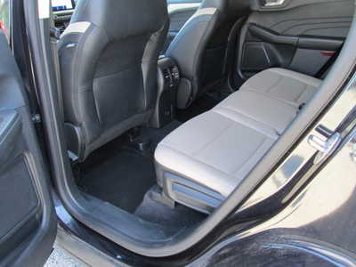 2021 Ford Escape, $25900. Photo 7