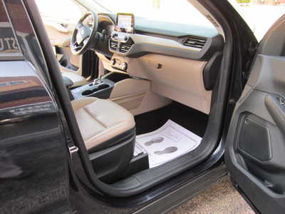 2021 Ford Escape, $21900. Photo 8