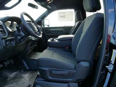 2024 RAM 5500 Reg Cab, $81182. Photo 4