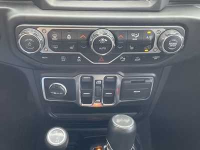 2023 Jeep Wrangler, $33500. Photo 9