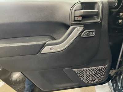2016 Jeep Wrangler Unlimited, $19000. Photo 12