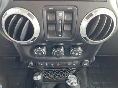 2016 Jeep Wrangler Unlimited, $19000. Photo 6