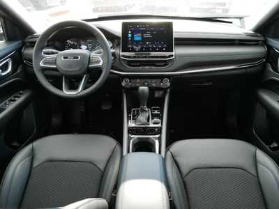 2025 Jeep Compass, $28735. Photo 6