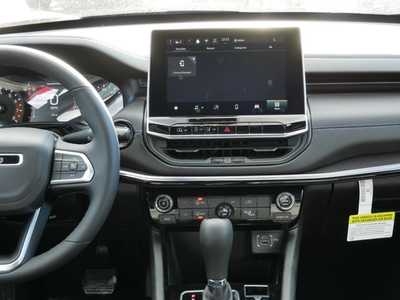 2025 Jeep Compass, $28735. Photo 7
