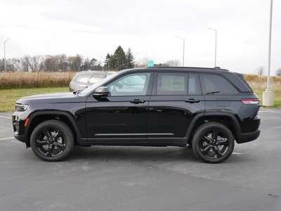 2025 Jeep Grand Cherokee, $43920. Photo 3