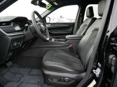 2025 Jeep Grand Cherokee, $43920. Photo 4