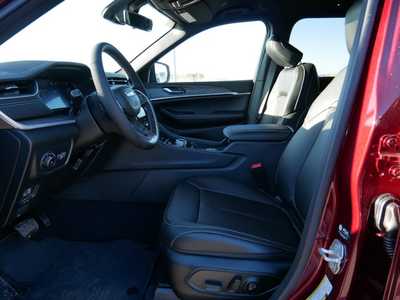 2025 Jeep Grand Cherokee, $43189. Photo 4