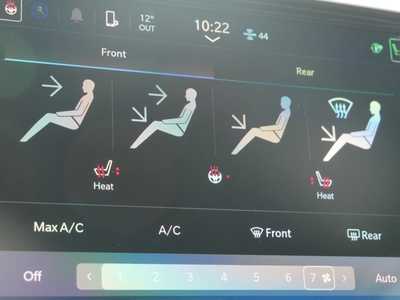 2025 Chrysler Pacifica, $37002. Photo 9