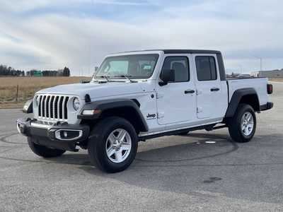 2023 Jeep Gladiator, $27000. Photo 2
