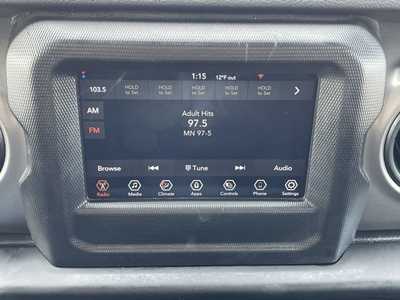 2023 Jeep Gladiator, $27000. Photo 5