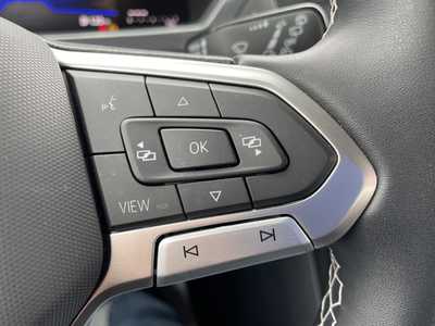 2023 Volkswagen Tiguan, $22400. Photo 11