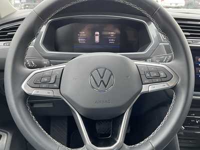 2023 Volkswagen Tiguan, $22400. Photo 8