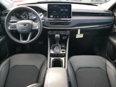 2025 Jeep Compass, $28736. Photo 6
