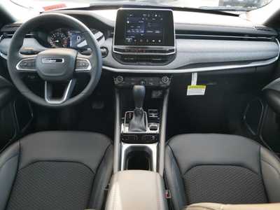 2025 Jeep Compass, $26900. Photo 6
