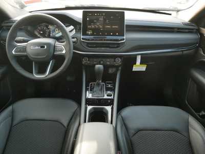 2025 Jeep Compass, $28188. Photo 6