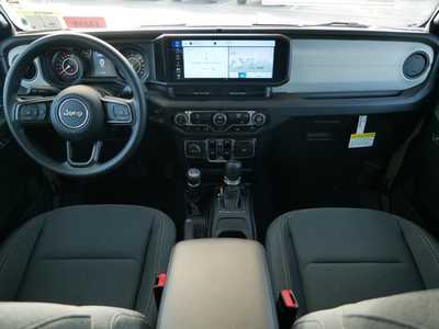 2025 Jeep Gladiator, $40283. Photo 6