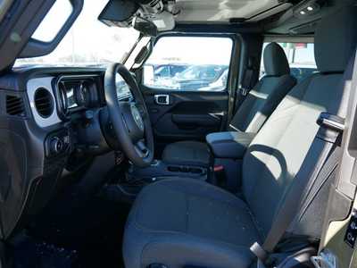 2025 Jeep Wrangler, $43208. Photo 5