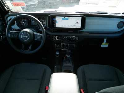 2025 Jeep Gladiator, $40063. Photo 6