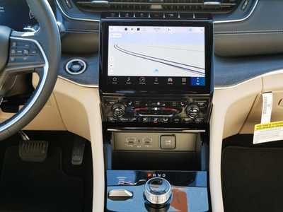 2025 Jeep Grand Cherokee, $42653. Photo 7