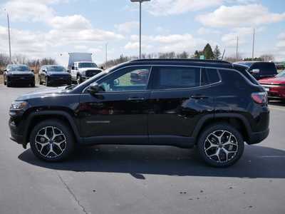 2025 Jeep Compass, $30861. Photo 3