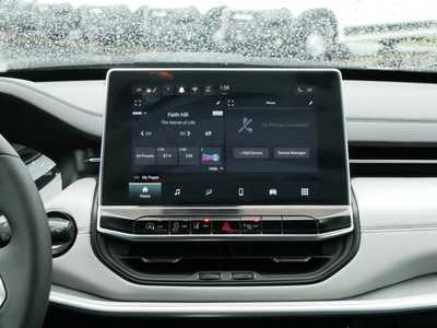 2025 Jeep Compass, $30311. Photo 10
