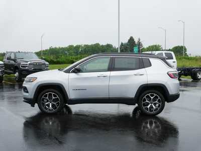 2025 Jeep Compass, $30311. Photo 3