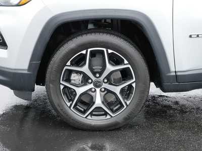 2025 Jeep Compass, $30311. Photo 4