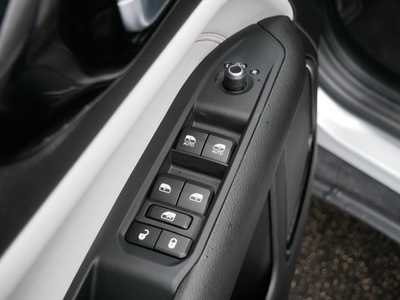 2025 Jeep Compass, $30311. Photo 7