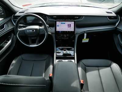 2025 Jeep Grand Cherokee, $42292. Photo 9