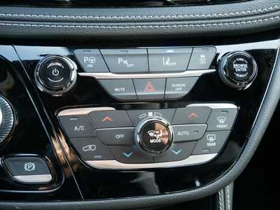 2025 Chrysler Pacifica, $42854. Photo 11