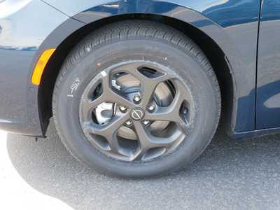 2025 Chrysler Pacifica, $42854. Photo 4