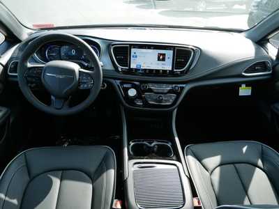 2025 Chrysler Pacifica, $42854. Photo 8