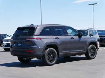 2025 Jeep Grand Cherokee, $42390. Photo 2