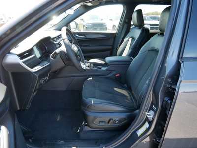 2025 Jeep Grand Cherokee, $42390. Photo 5