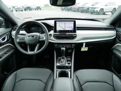 2025 Jeep Compass, $34742. Photo 9