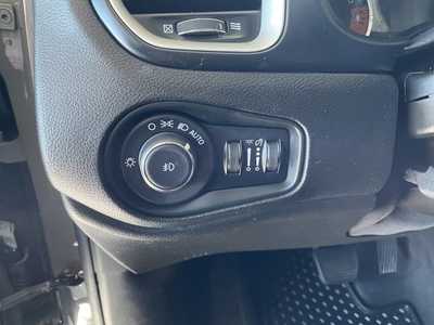 2020 Jeep Renegade, $14000. Photo 11