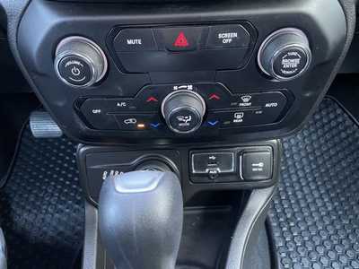 2020 Jeep Renegade, $14000. Photo 6