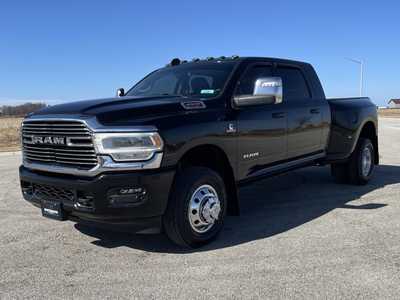2024 RAM 3500 Crew Cab, $72500. Photo 2