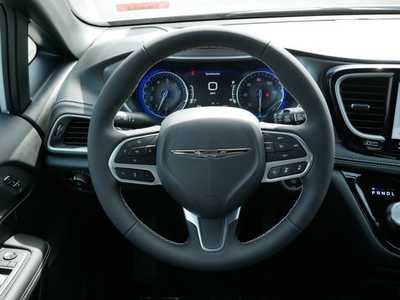2025 Chrysler Pacifica, $40414. Photo 10
