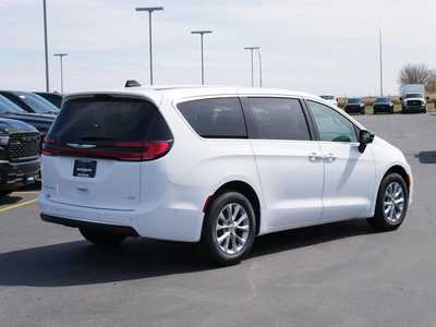 2025 Chrysler Pacifica, $40414. Photo 2