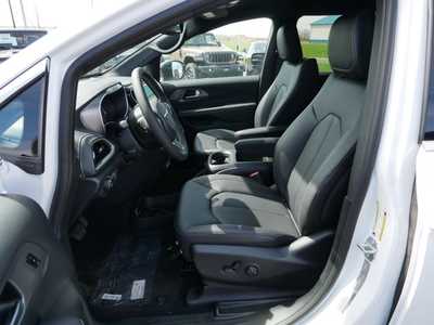 2025 Chrysler Pacifica, $40414. Photo 5