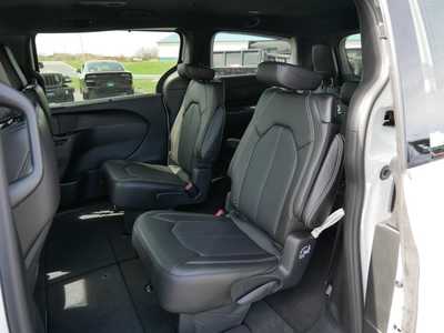 2025 Chrysler Pacifica, $40414. Photo 7