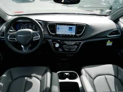 2025 Chrysler Pacifica, $40414. Photo 8