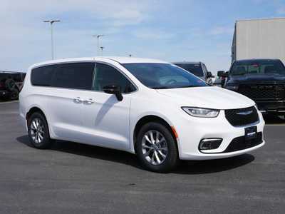 2025 Chrysler Pacifica, $40414. Photo 1