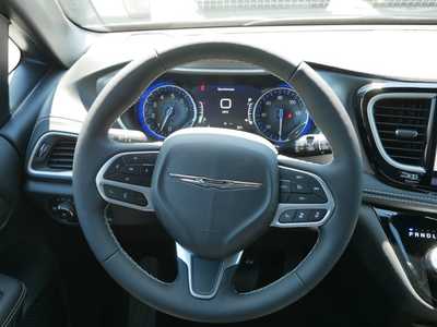 2025 Chrysler Pacifica, $41625. Photo 10