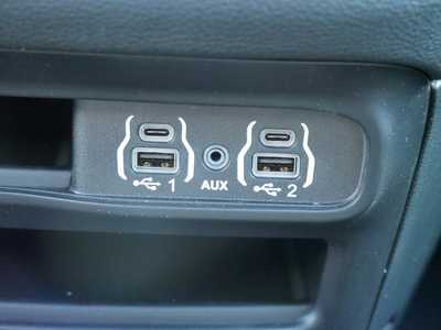 2025 Chrysler Pacifica, $40845. Photo 7