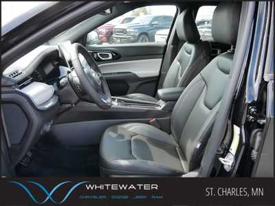2025 Jeep Compass, $31261. Photo 1