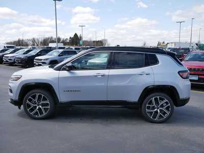 2025 Jeep Compass, $31261. Photo 12